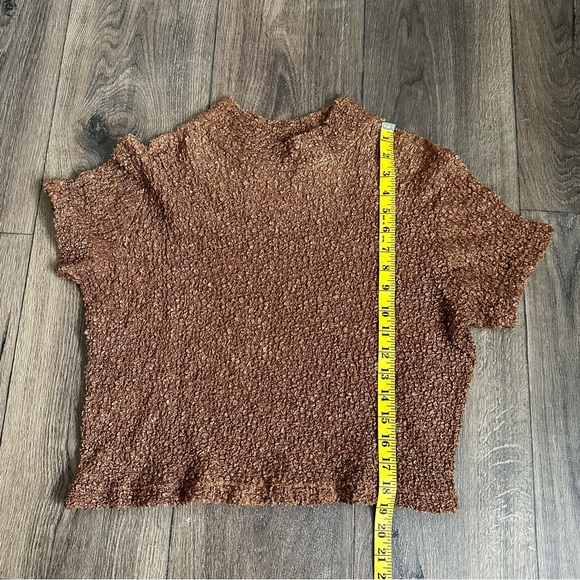 Azzura short sleeve crop top size large - Picture 6 of 8